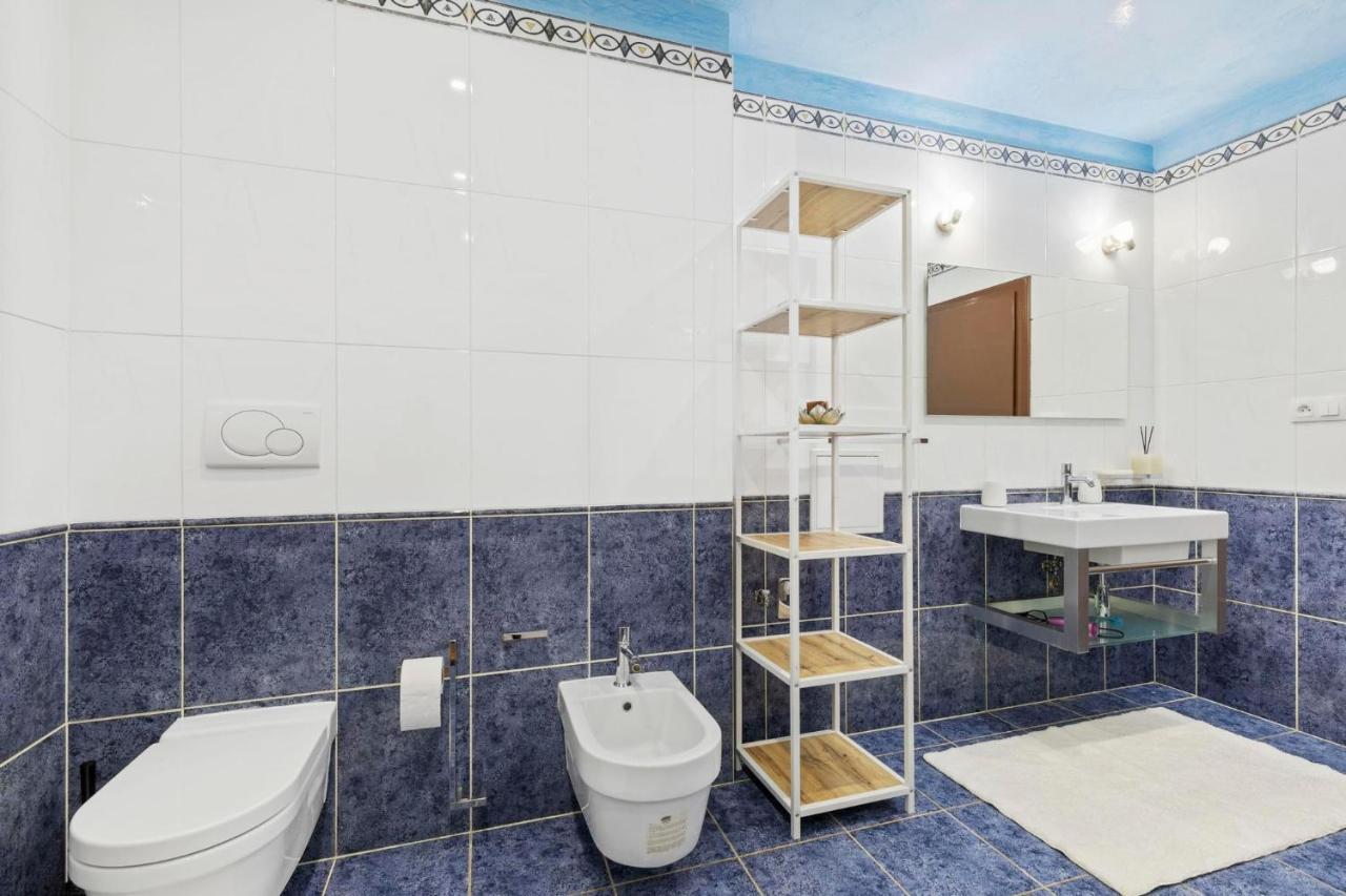 Family Hub In Centre Apartman Pozsony Kültér fotó